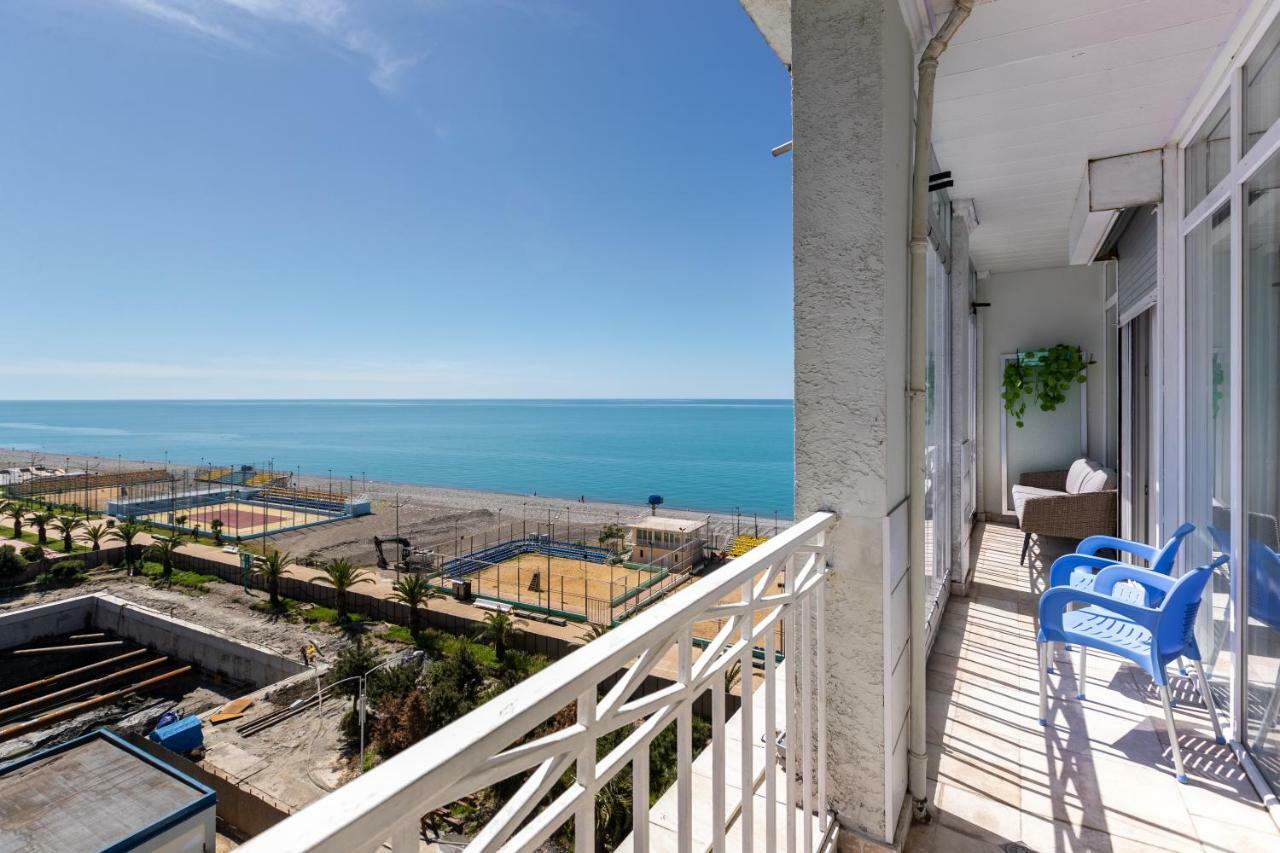 Apartment Magnolia Rustaveli 62 巴统 外观 照片